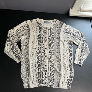 Joseph A Women’s Medium Gold Metallic Animal‎ Print Cardigan Corpcore Career